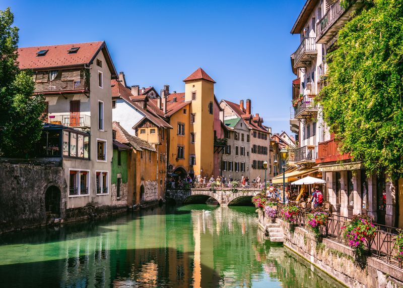 Vieille ville d'Annecy et ses canaux